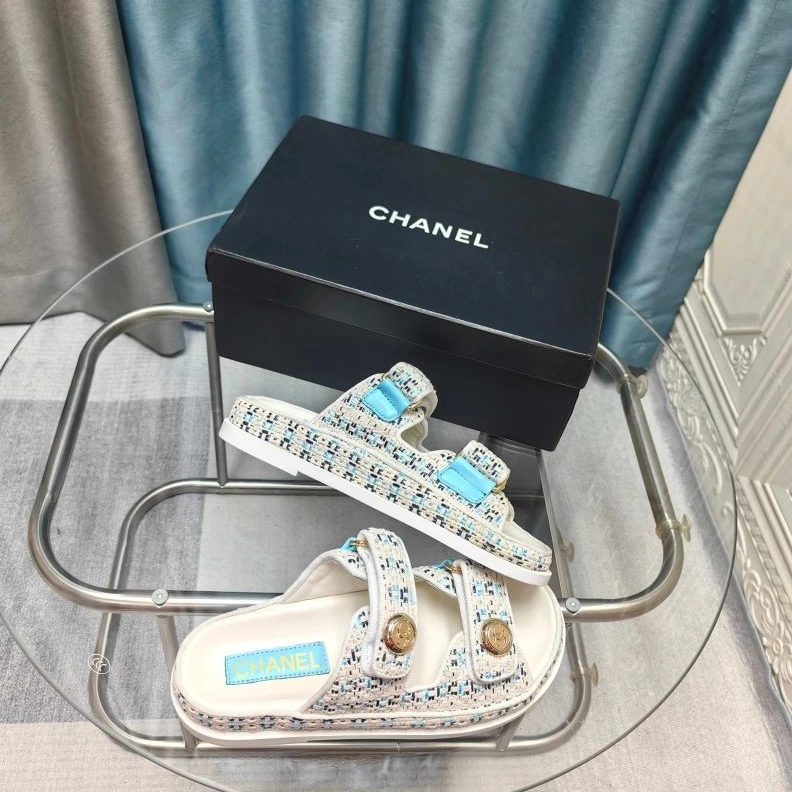Trendy Chxnxl Slippers 122417