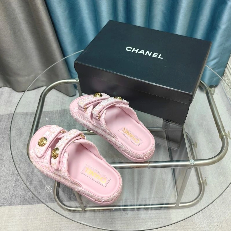 Elegant Chxnxl Slippers 122420