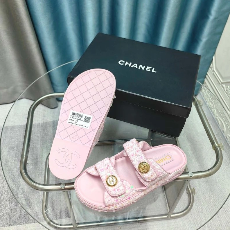 Elegant Chxnxl Slippers 122420