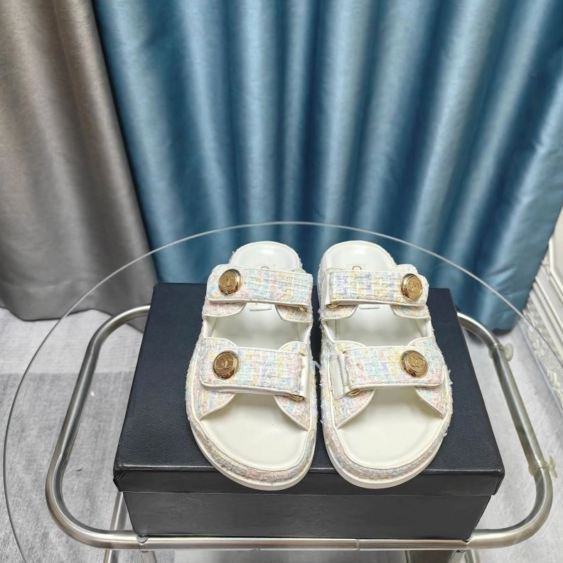 Trendsetting Chxnxl Slippers 122404