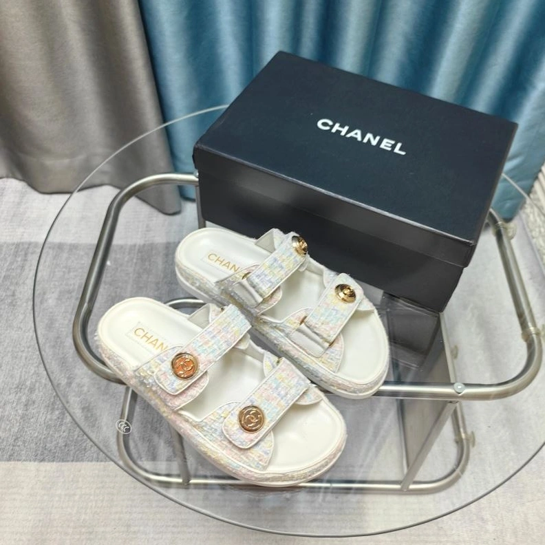 Trendsetting Chxnxl Slippers 122404