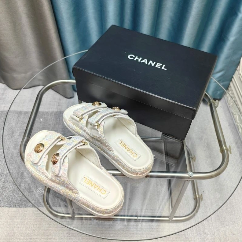 Trendsetting Chxnxl Slippers 122404