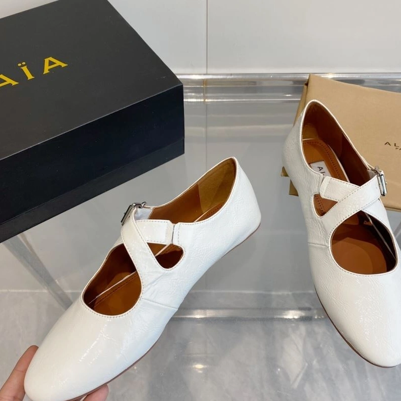 Othxr flat shoes ModernLook 213316