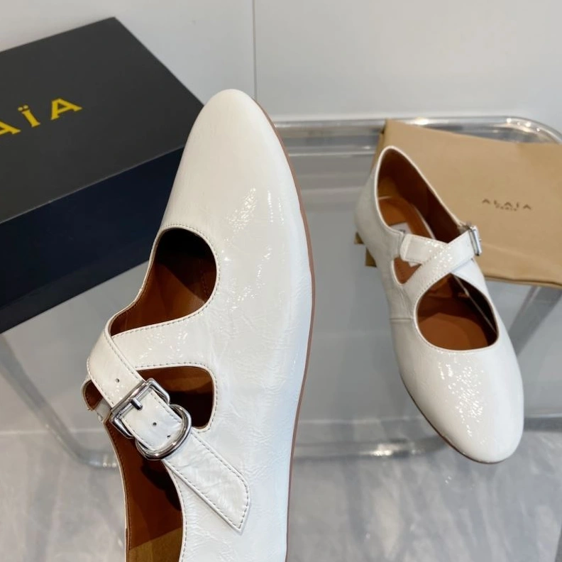 Othxr flat shoes ModernLook 213316