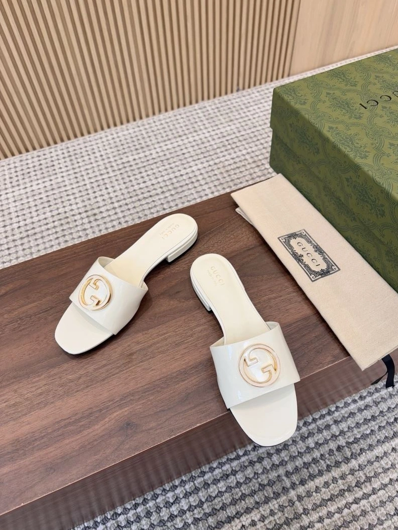 EyeCatching Gxccx Slippers 157850