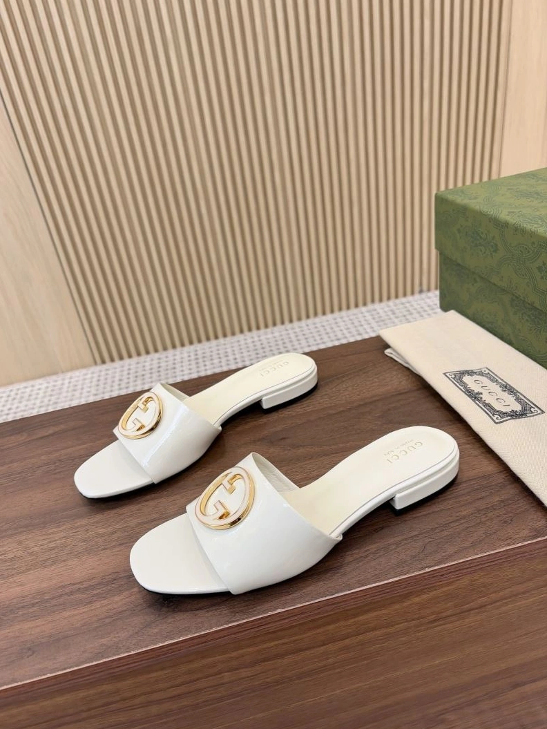 EyeCatching Gxccx Slippers 157850
