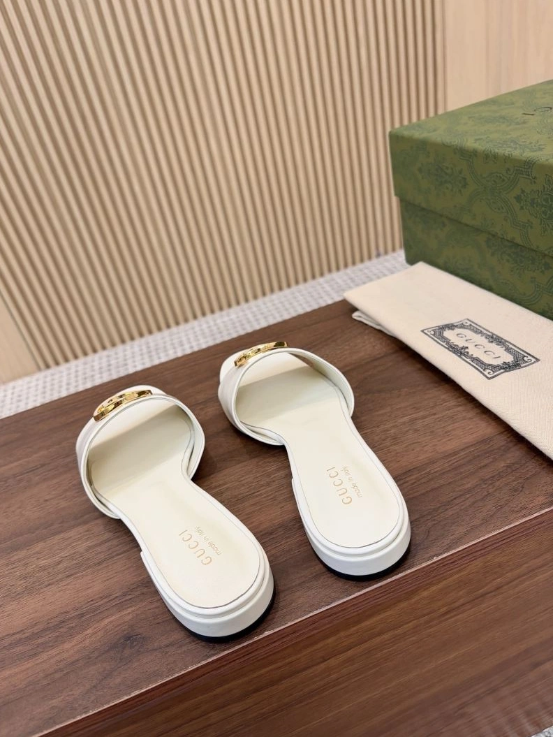 EyeCatching Gxccx Slippers 157850