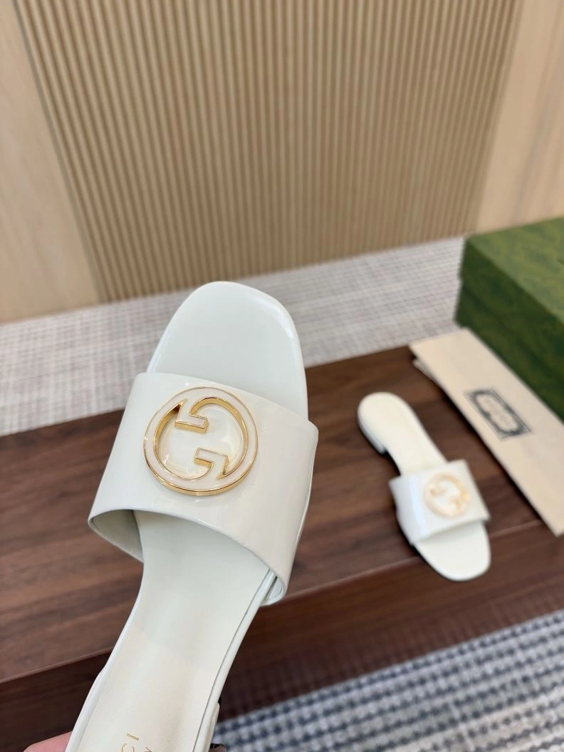 EyeCatching Gxccx Slippers 157850