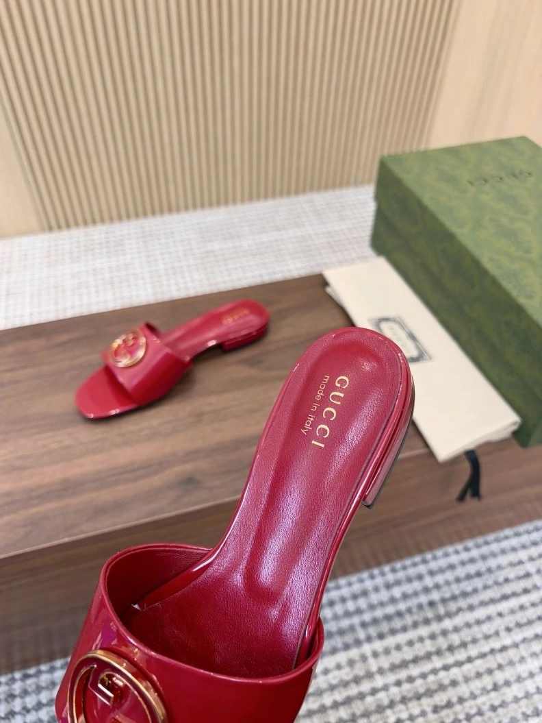 Gxccx Slippers Versatile 157847
