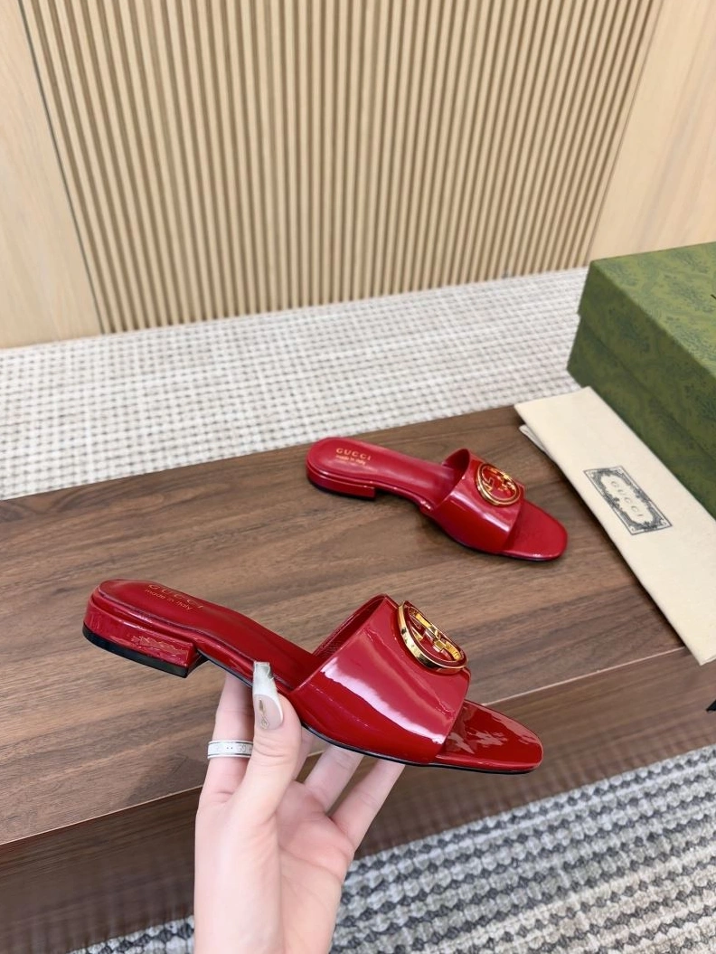 Gxccx Slippers Versatile 157847