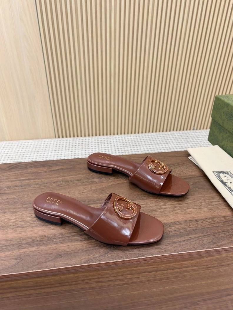 Sleek Gxccx Slippers 157854