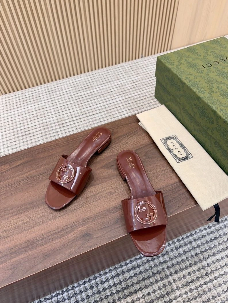 Sleek Gxccx Slippers 157854