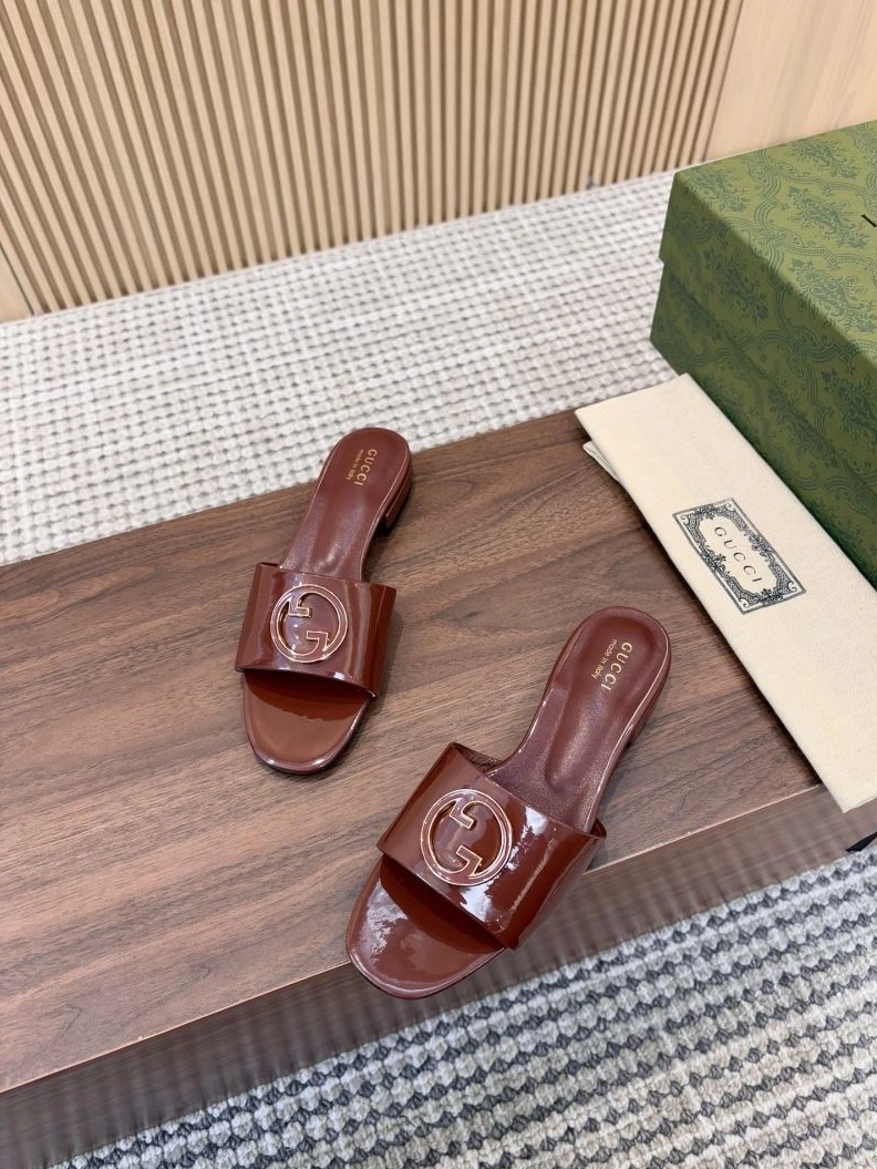 Sleek Gxccx Slippers 157854