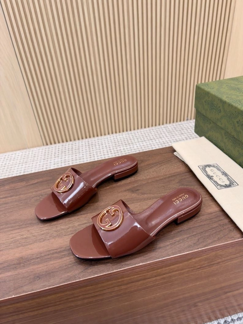 Sleek Gxccx Slippers 157854