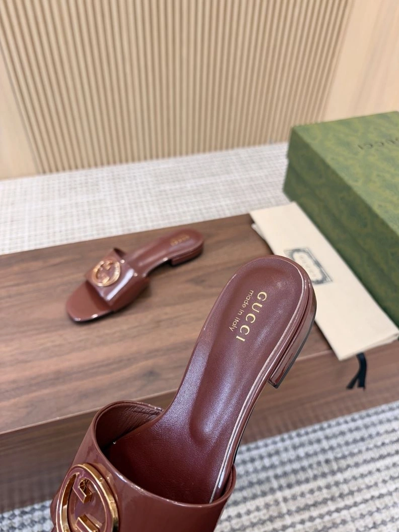 Sleek Gxccx Slippers 157854
