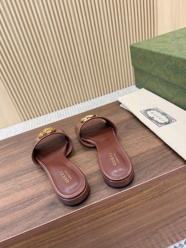 Sleek Gxccx Slippers 157854