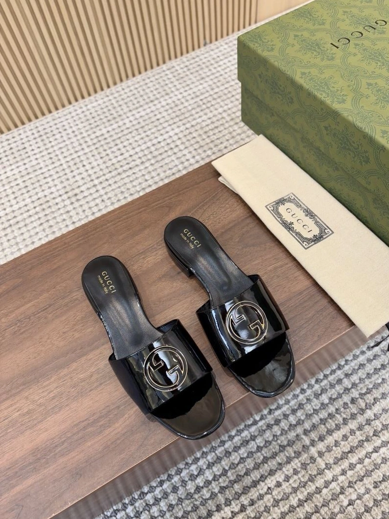 Practical Gxccx Slippers 157846