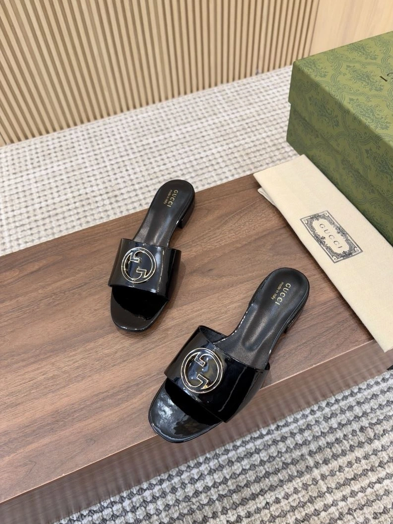 Practical Gxccx Slippers 157846