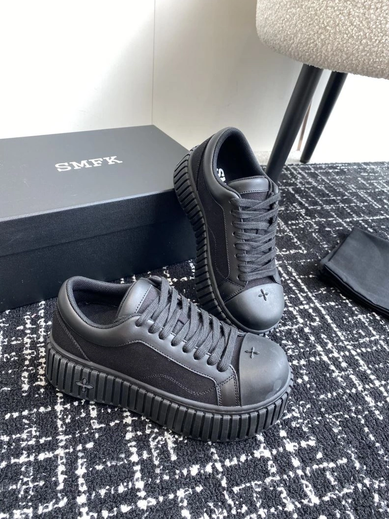 Versatile Othxr Sneakers 213060