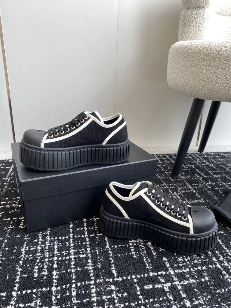 Lightweight Othxr Sneakers 213059