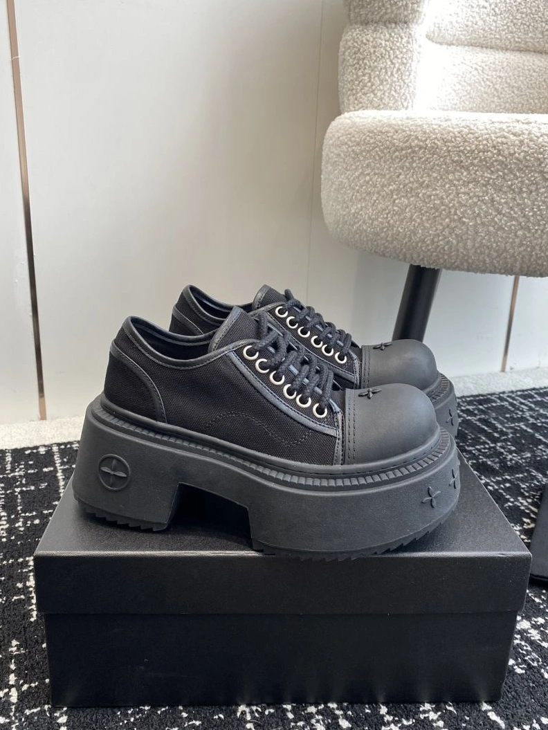 AllSeason Othxr Sneakers 213052