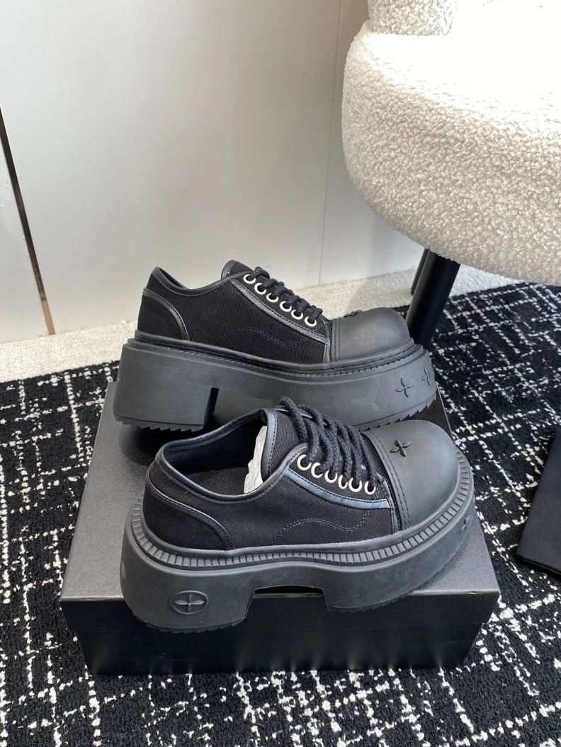AllSeason Othxr Sneakers 213052