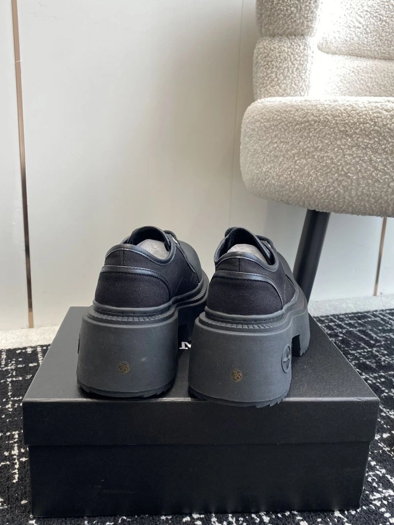 AllSeason Othxr Sneakers 213052