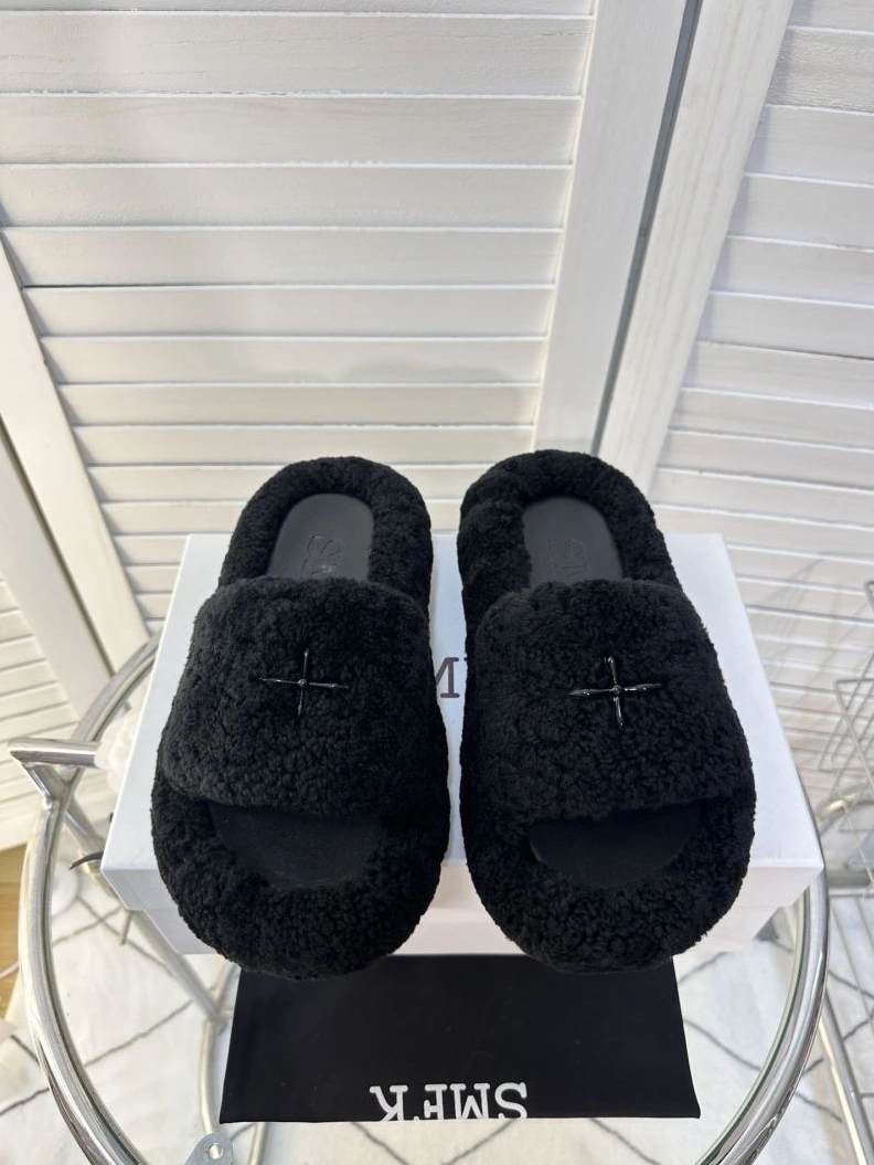 Othxr Slippers Affordable 213150