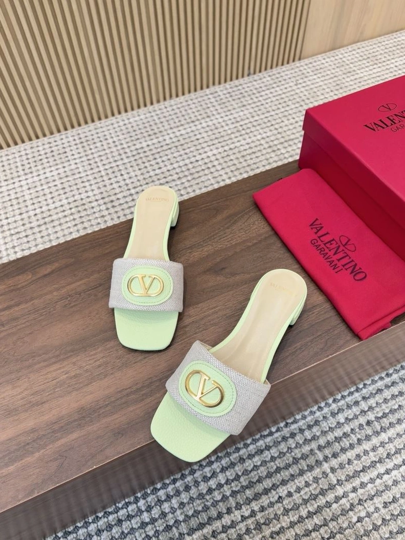 Vibrant Vxlxntino Slippers 230043