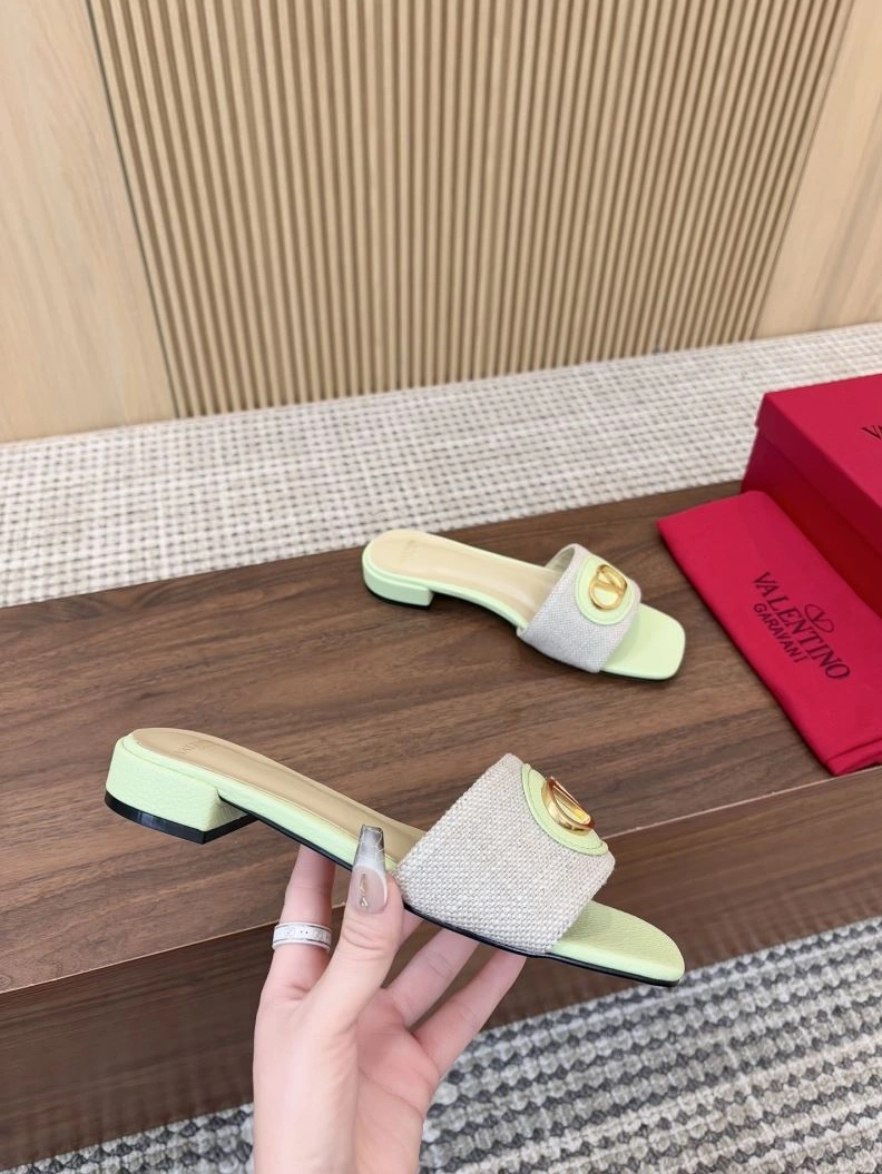 Vibrant Vxlxntino Slippers 230043