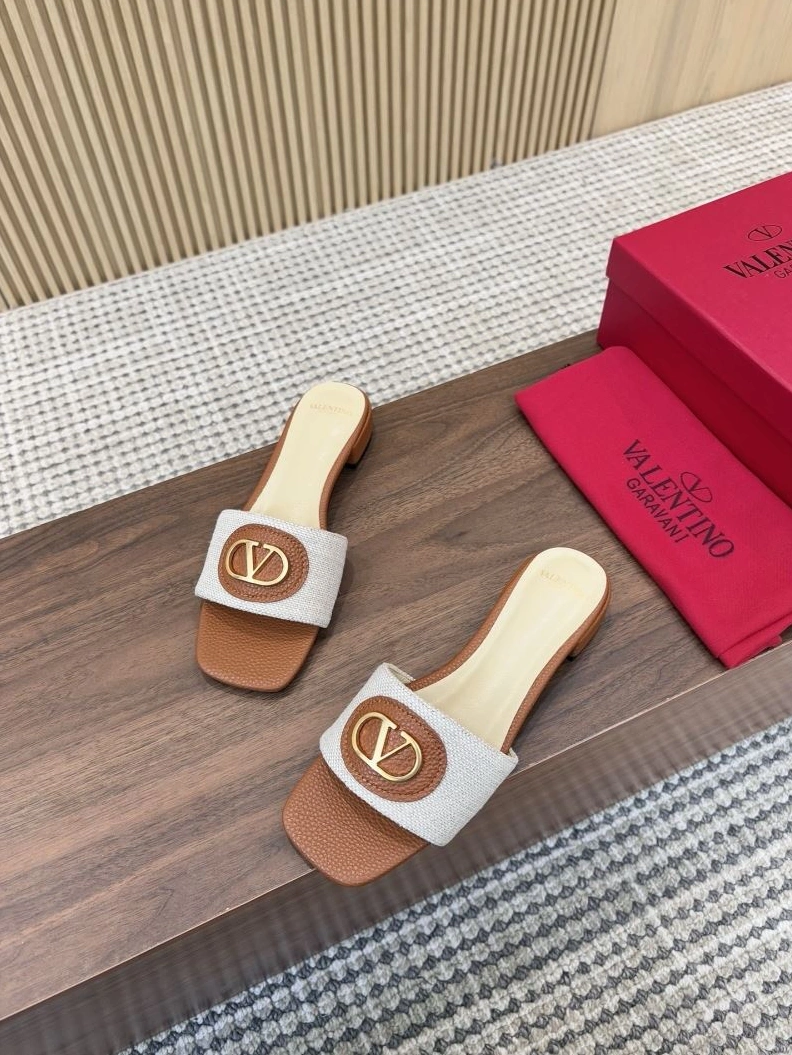 HighQuality Vxlxntino Slippers 230055