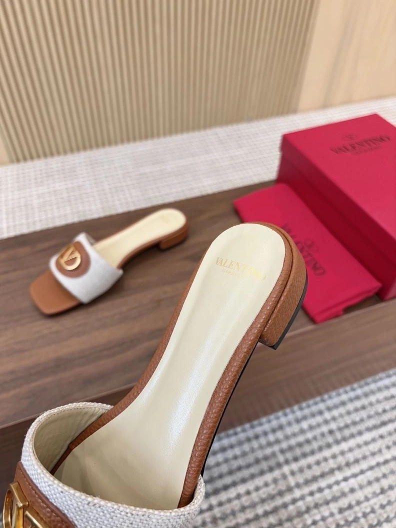 HighQuality Vxlxntino Slippers 230055