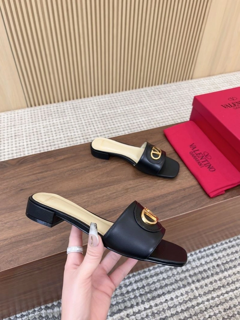 Reliable Vxlxntino Slippers 230049