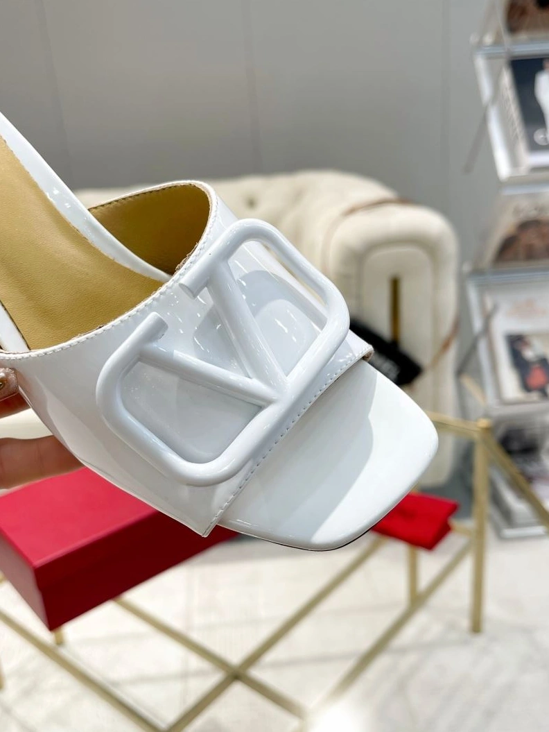 ModernLook Vxlxntino Slippers 230010