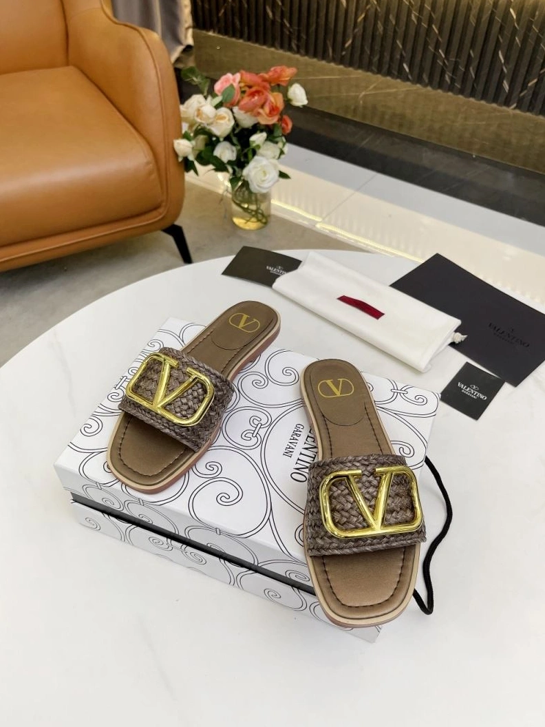 Fashionable Vxlxntino Slippers 230013