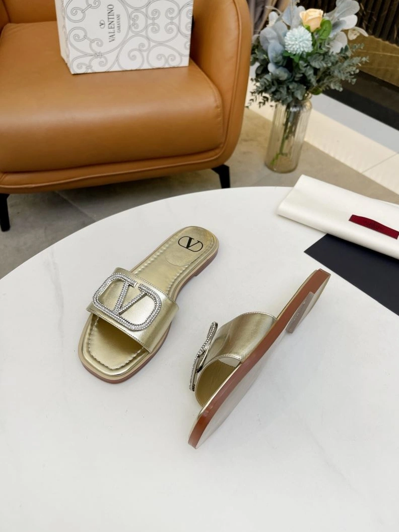 Fashionable Vxlxntino Slippers 230006