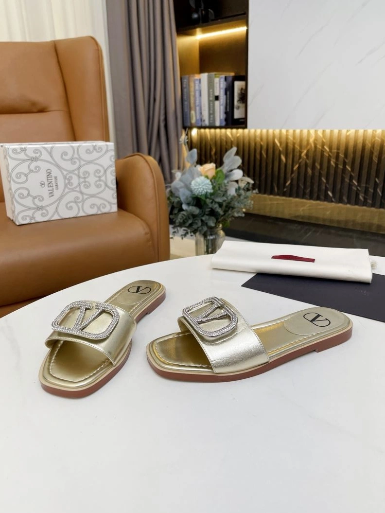 Fashionable Vxlxntino Slippers 230006