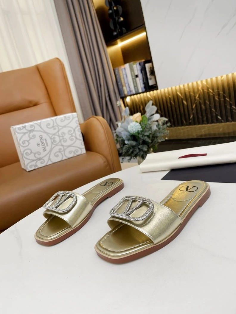 Fashionable Vxlxntino Slippers 230006