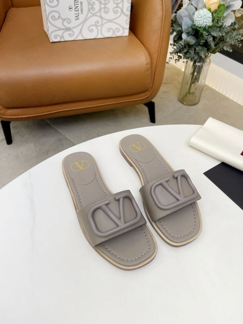 EasyMatch Vxlxntino Slippers 229999