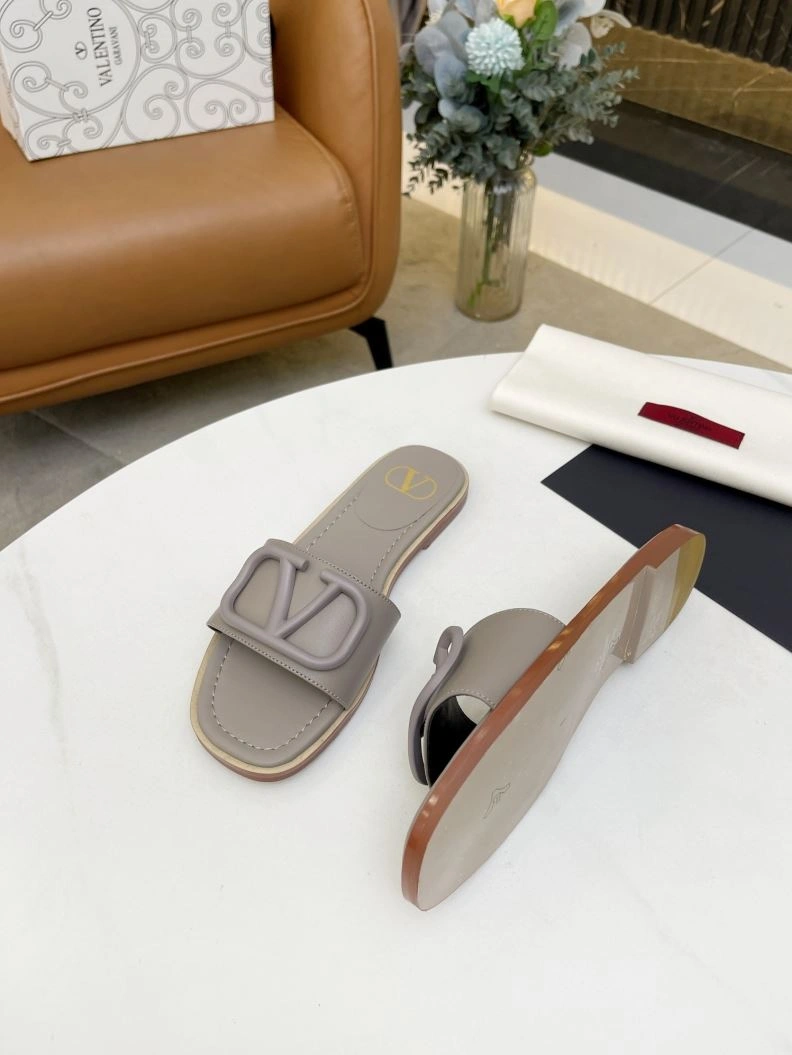 EasyMatch Vxlxntino Slippers 229999