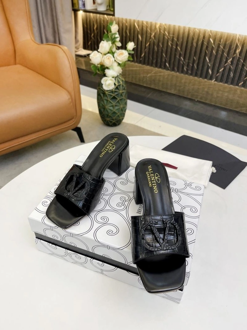 Reliable Vxlxntino Slippers 229995