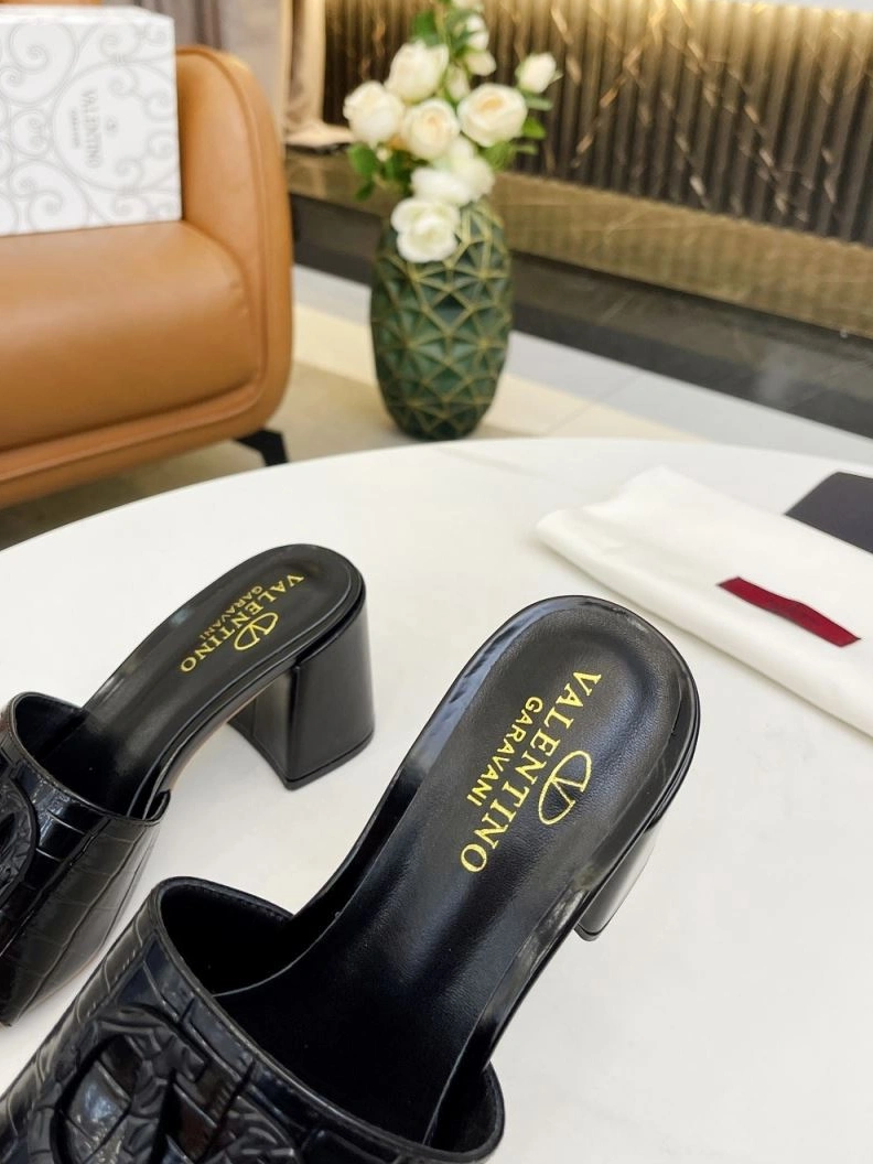 Reliable Vxlxntino Slippers 229995