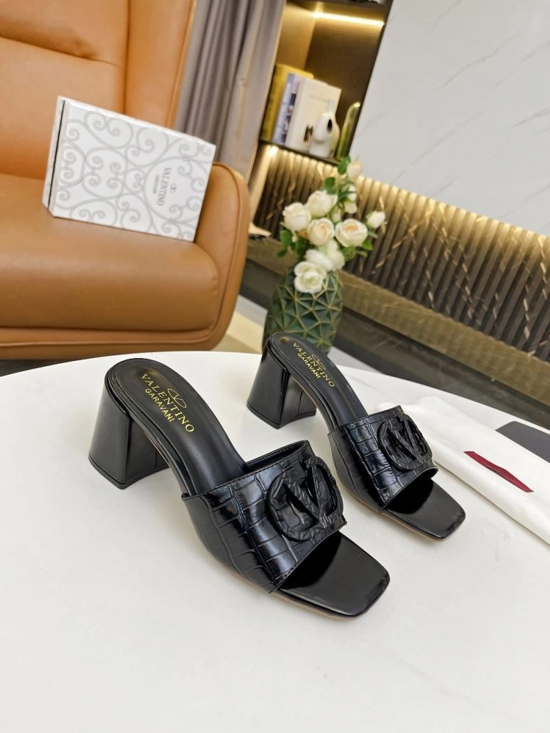 Reliable Vxlxntino Slippers 229995