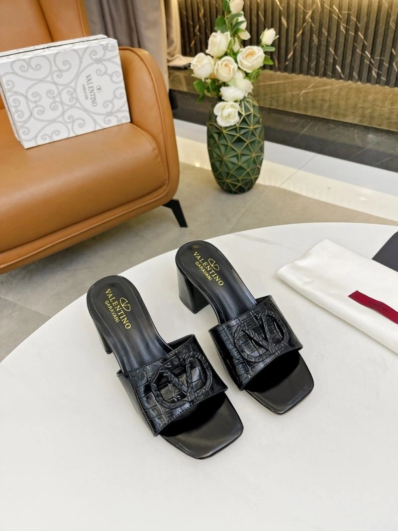 Reliable Vxlxntino Slippers 229995