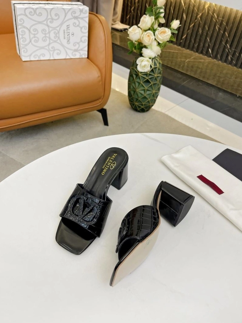 Reliable Vxlxntino Slippers 229995