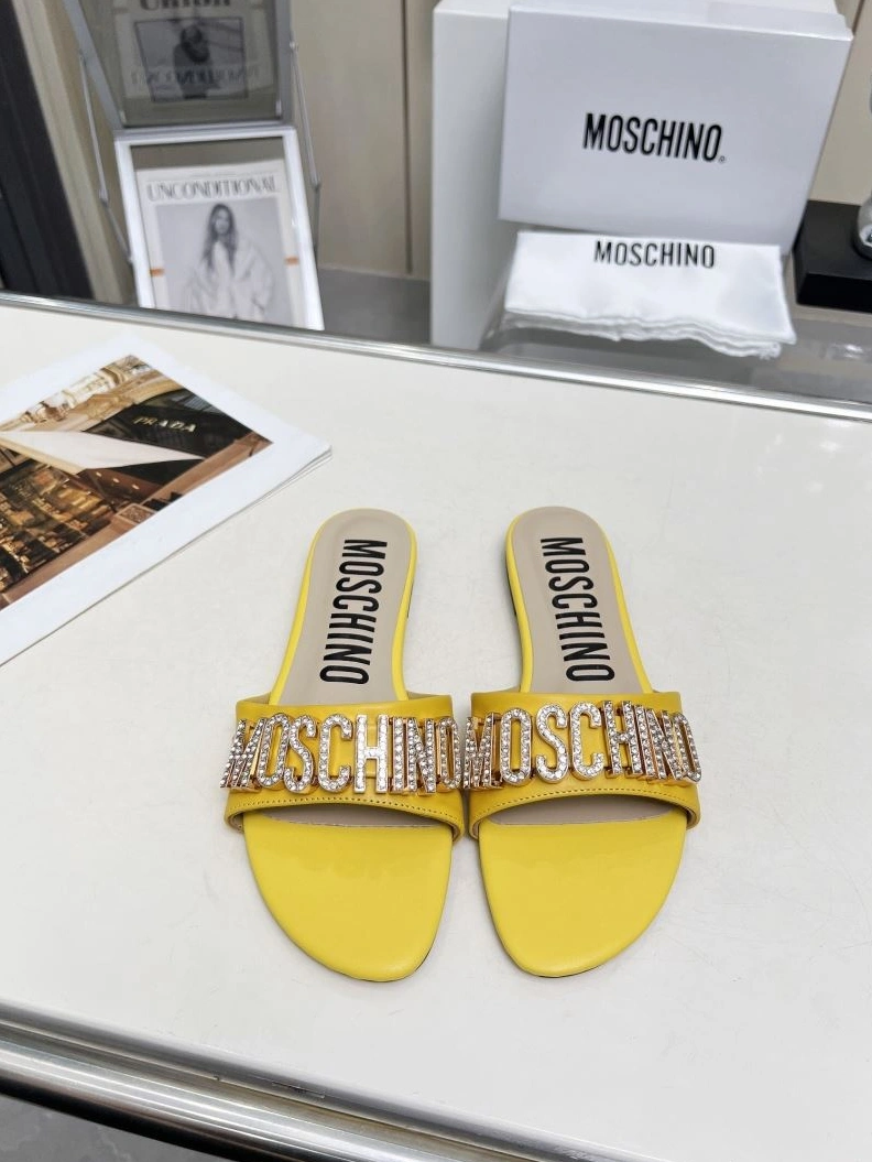 Resilient Othxr Slippers 213143
