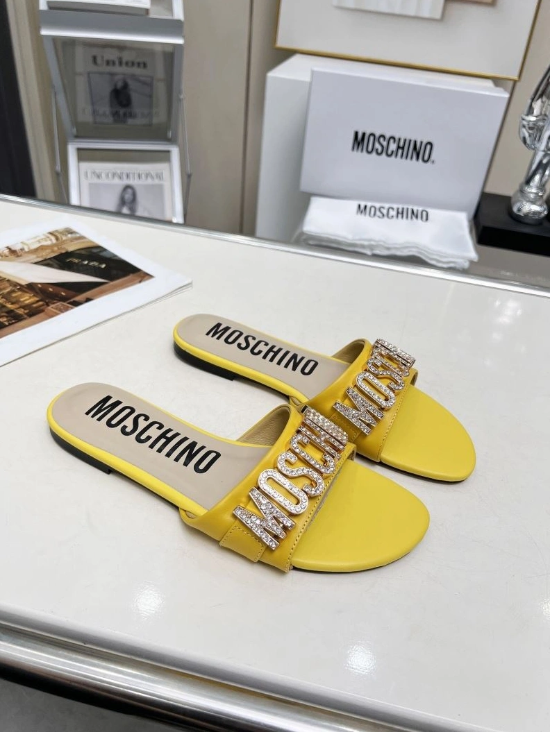 Resilient Othxr Slippers 213143