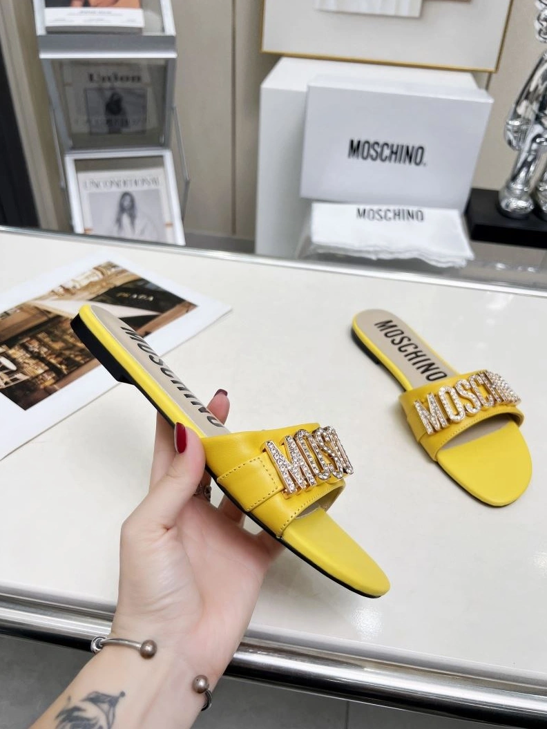 Resilient Othxr Slippers 213143