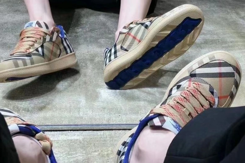 Comfortable Bxrbxrry Sneakers 114920