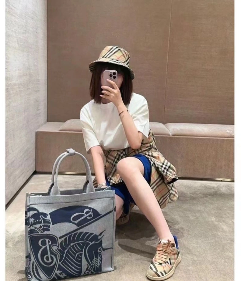 Comfortable Bxrbxrry Sneakers 114920